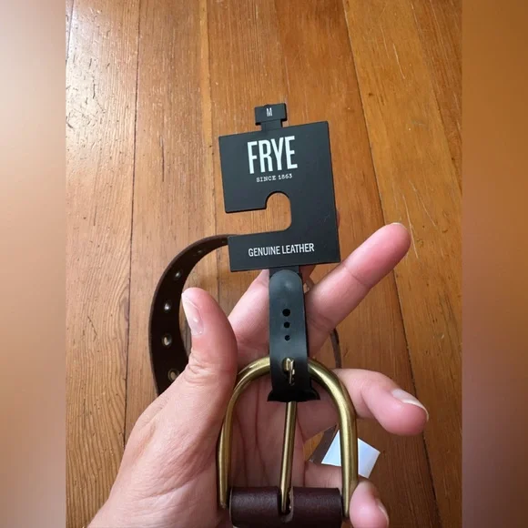 NWT FRYE Grommet Brown Leather Belt 
(Brown Leather and Metal) - Picture 4 of 15